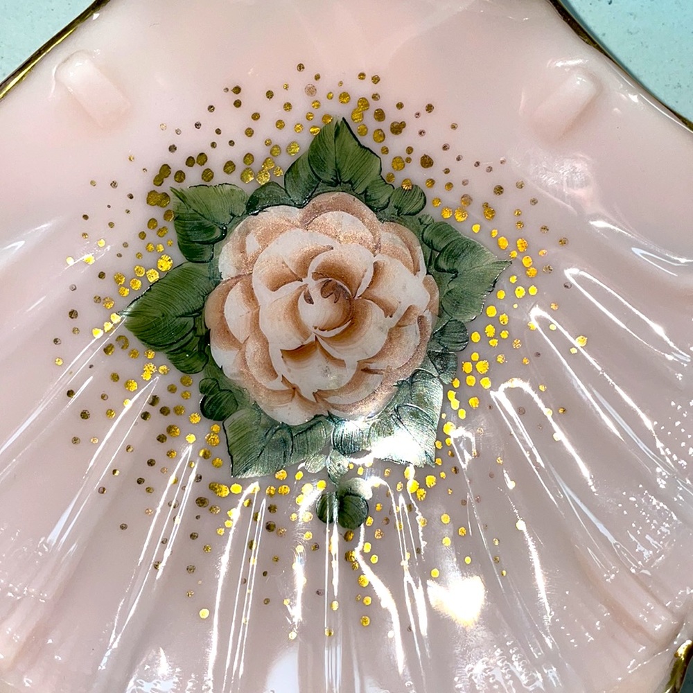 Milk Glass Cambridge Crown Tuscan Footed Shell Candy Dish with Gold Trim - Picture 4 of 5